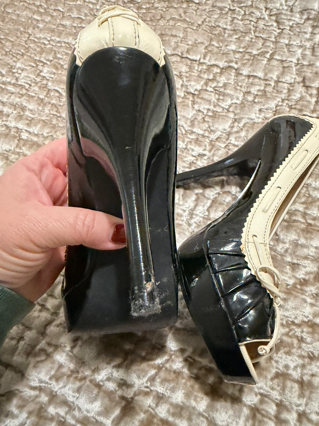 Michael Kors Black & Cream Heels - photo 4
