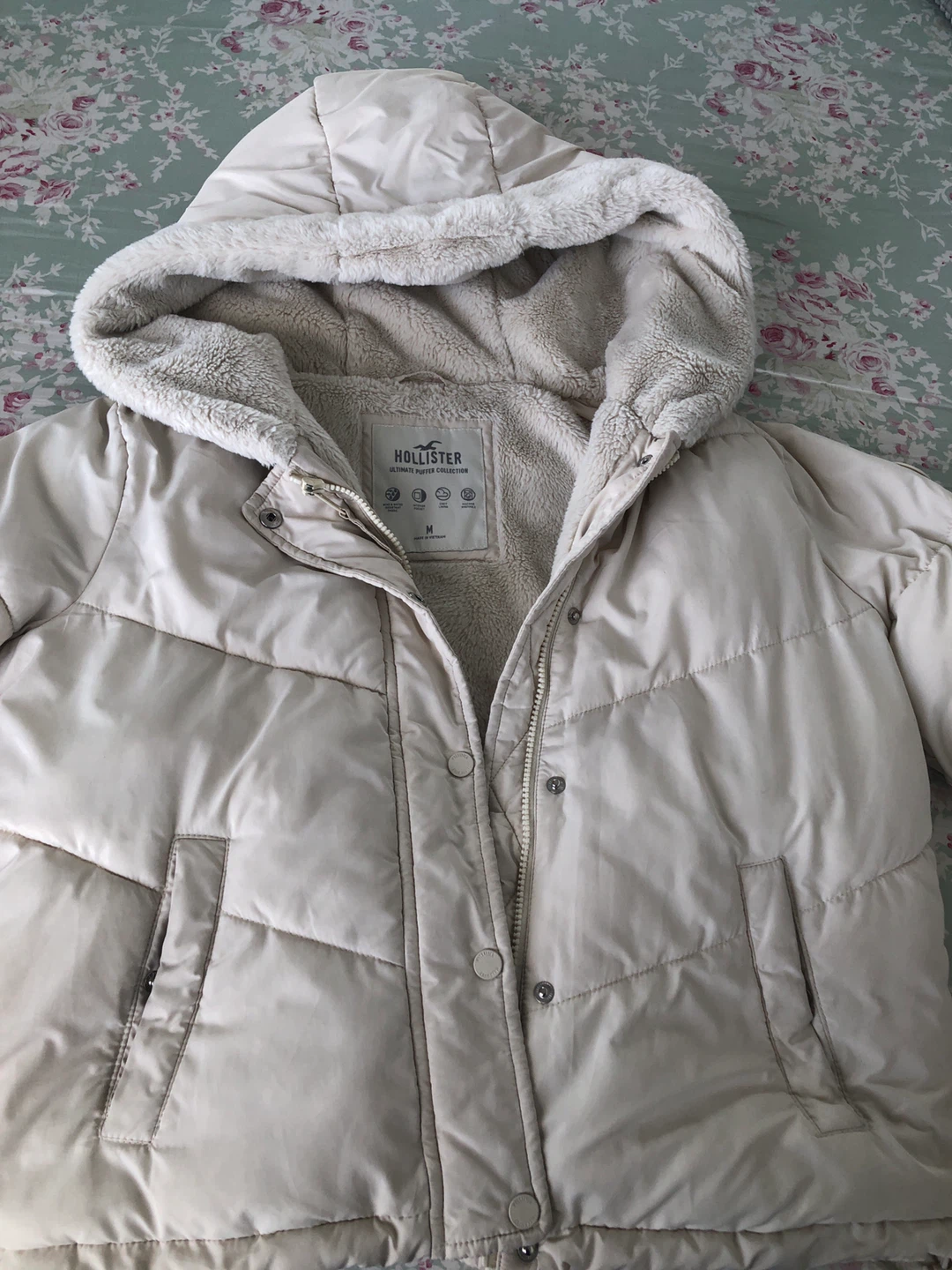 Hollister Ultimate Puffer Jacket - Size M - photo 3