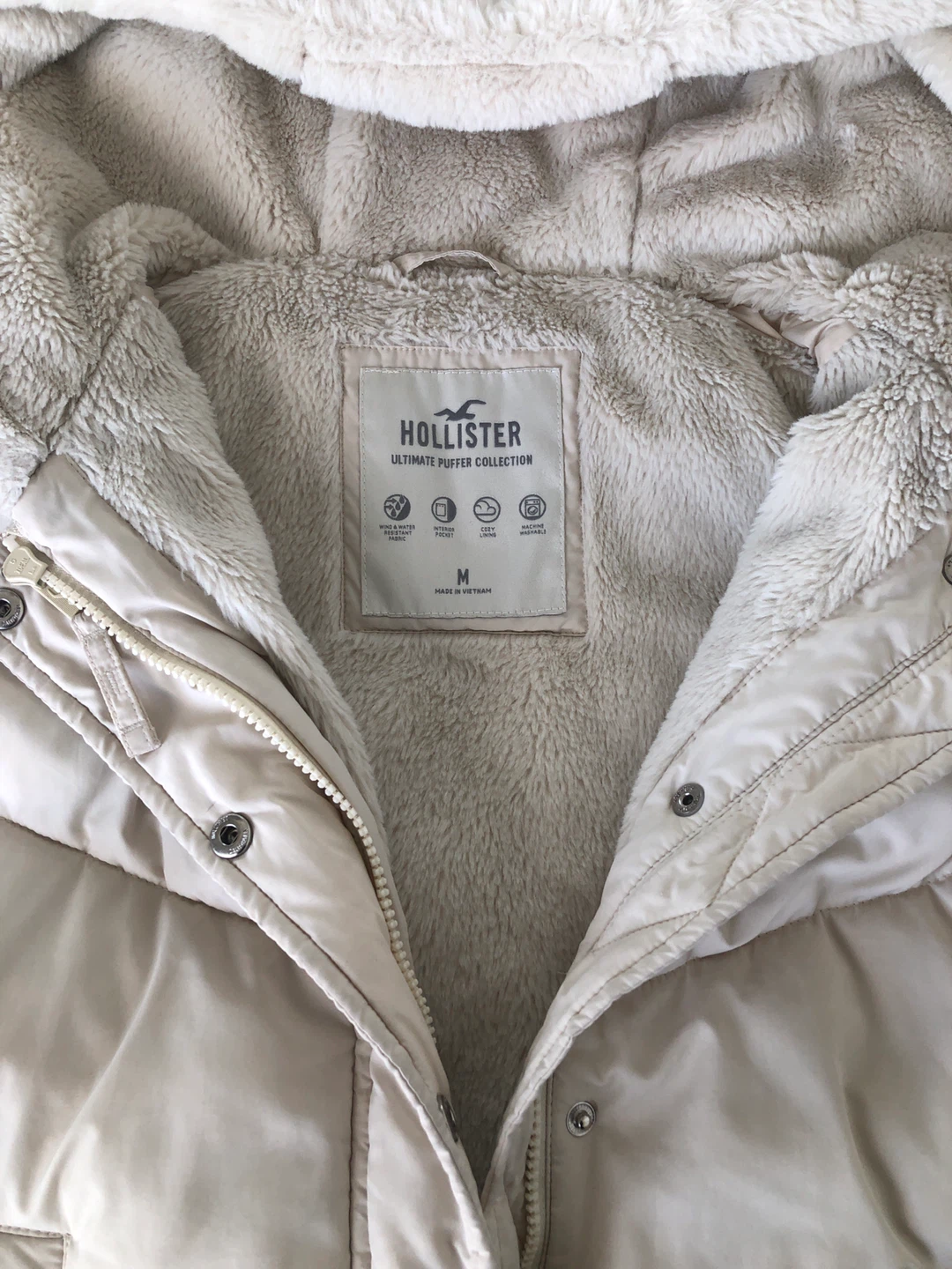 Hollister Ultimate Puffer Jacket - Size M