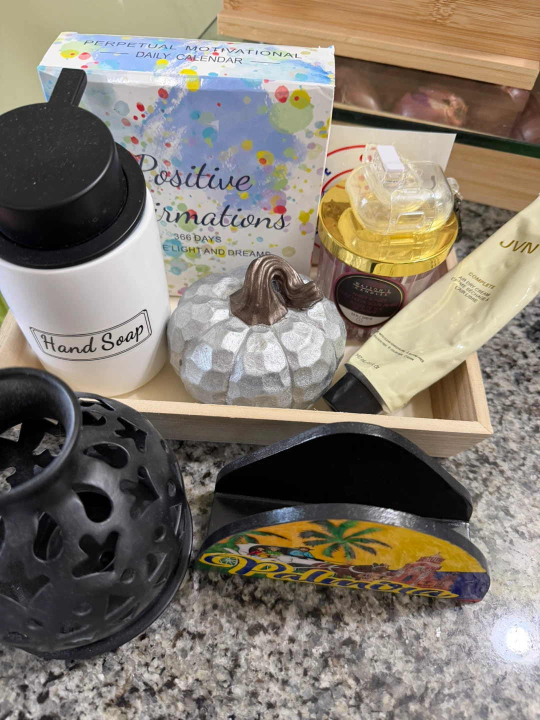 Mixed lot of items
