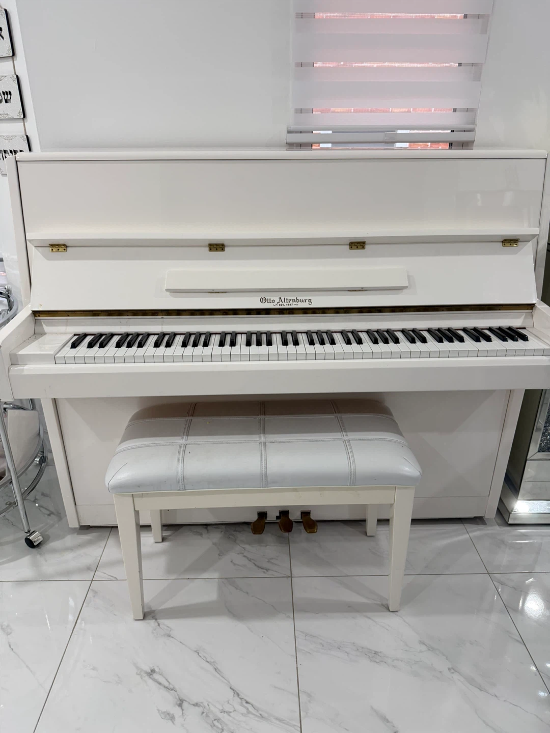 Otto Altenburg White Piano with Bench - photo 2
