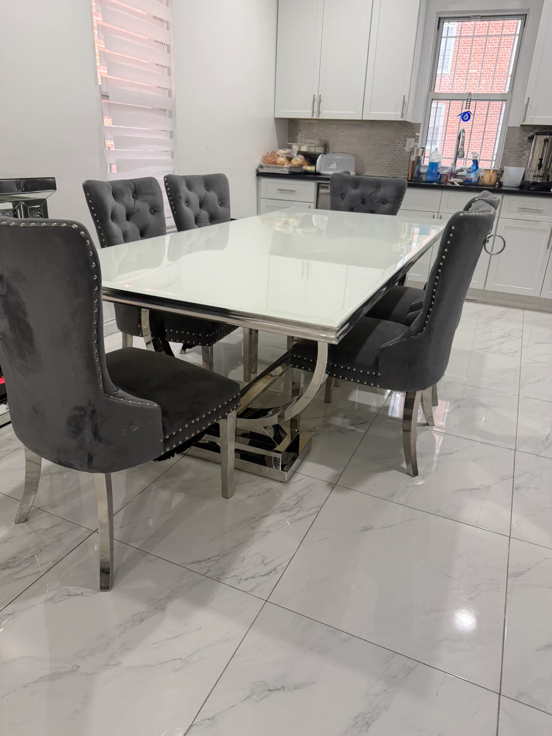Dining Table with 6 Velvet Chairs - Gray