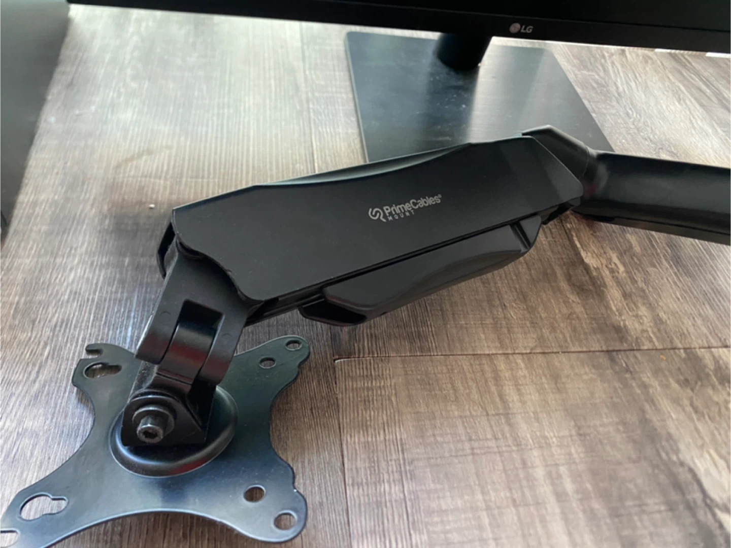 LG 27" Monitor with monitor arm - photo 5