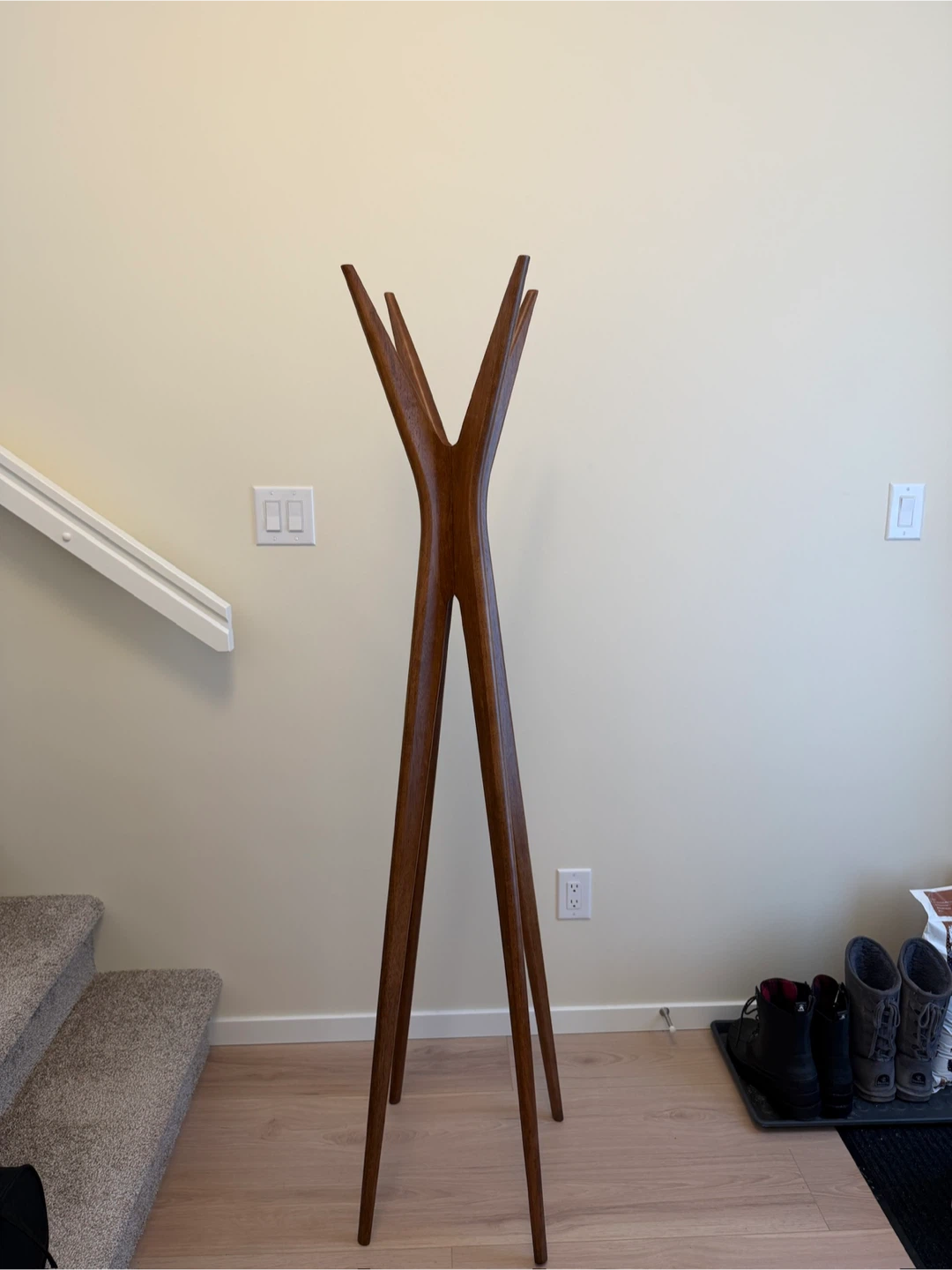 Mid-Century Modern Wooden Coat Rack - photo 3