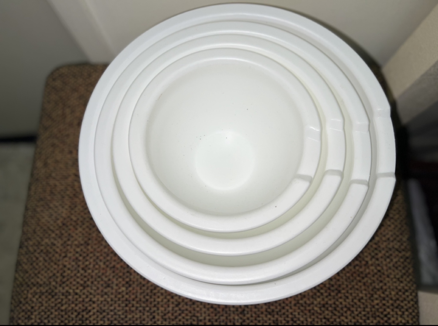 Brand New-White Nesting Bowls - 4 Piece Set - photo 2