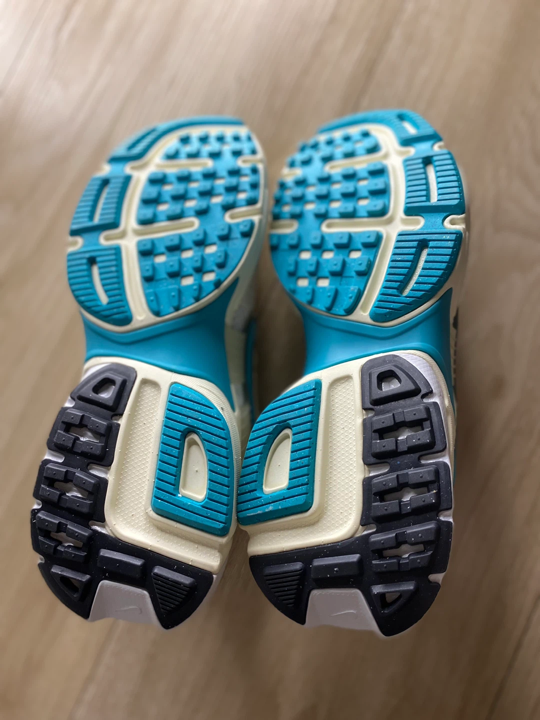 Nike V2K Run White/Teal, Women's Size 8 - photo 2