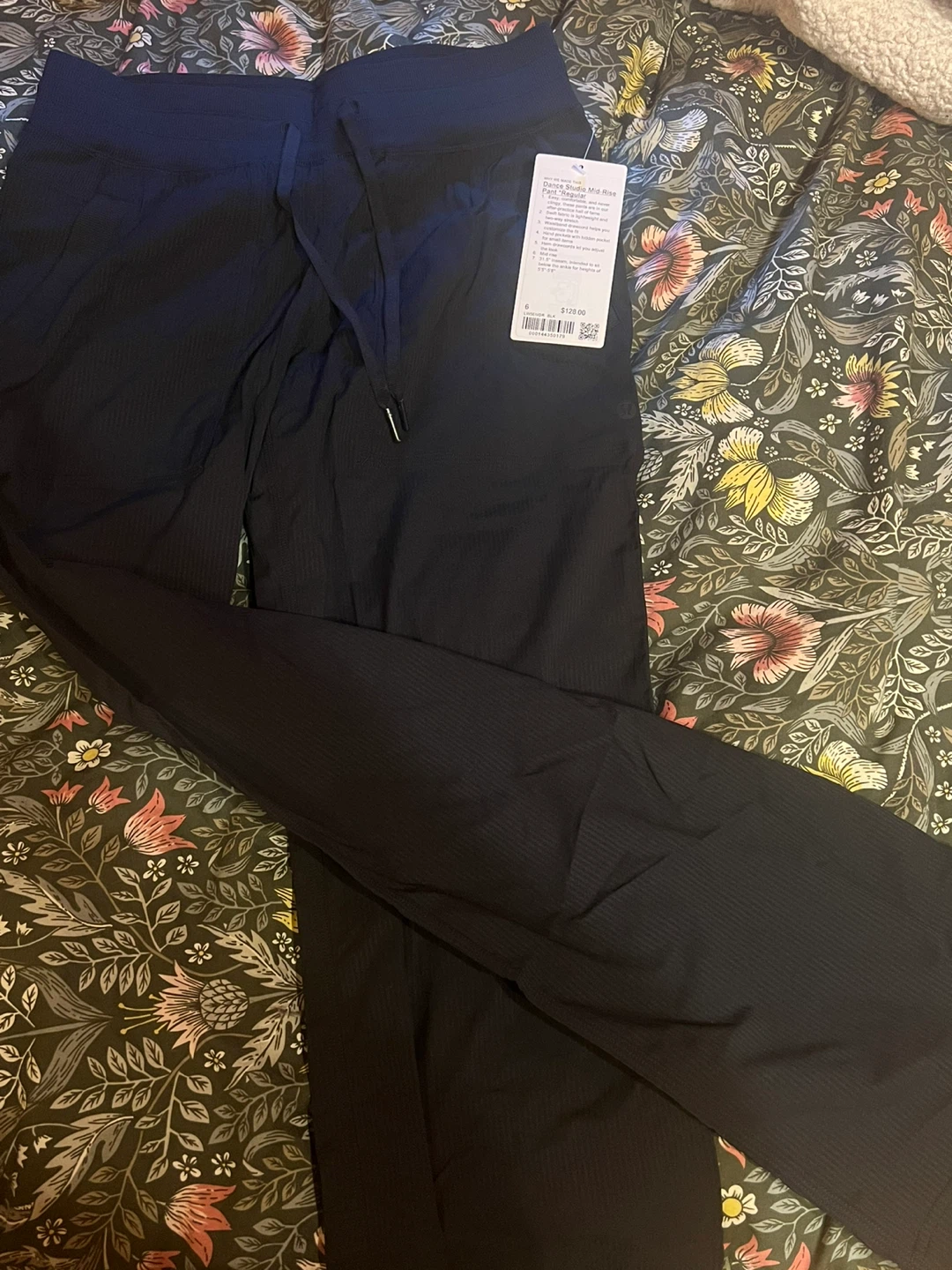 Lululemon Dance Studio Pant - Size 6 NWT