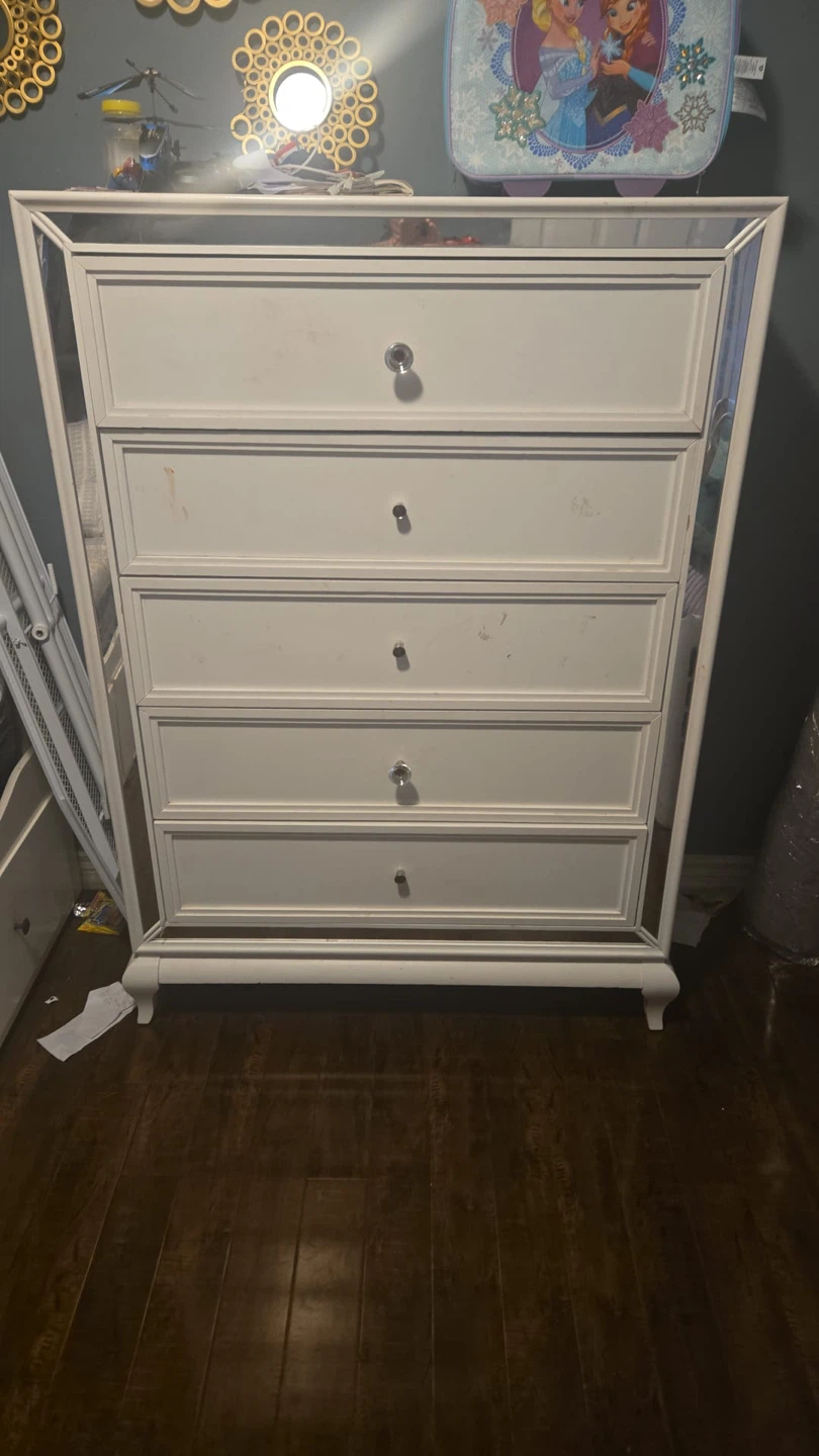 White 5-Drawer Mirrored Accent Chest