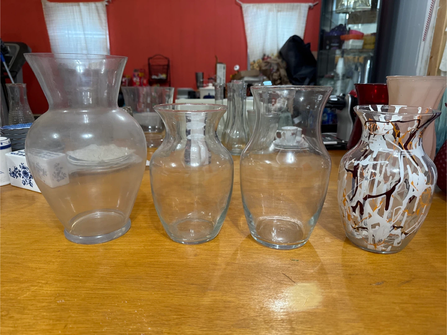 Selection of Clear Glass Vases ($5 Each, big vase is $10)🥕