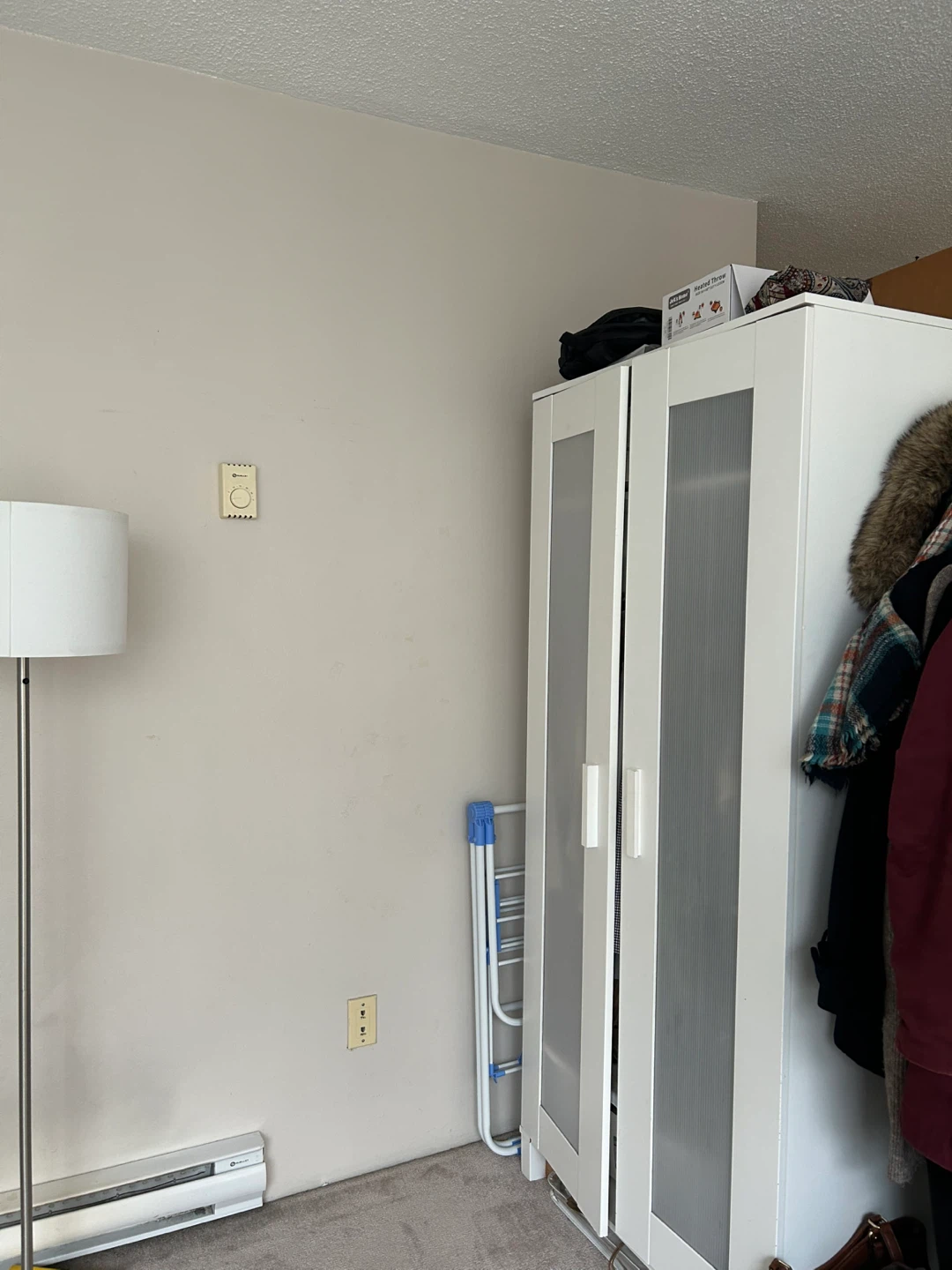 Room for Rent  - Downtown Vancouver - photo 2