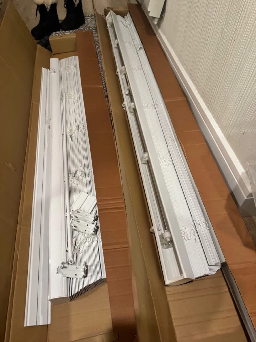 White Venetian Blinds - photo 2