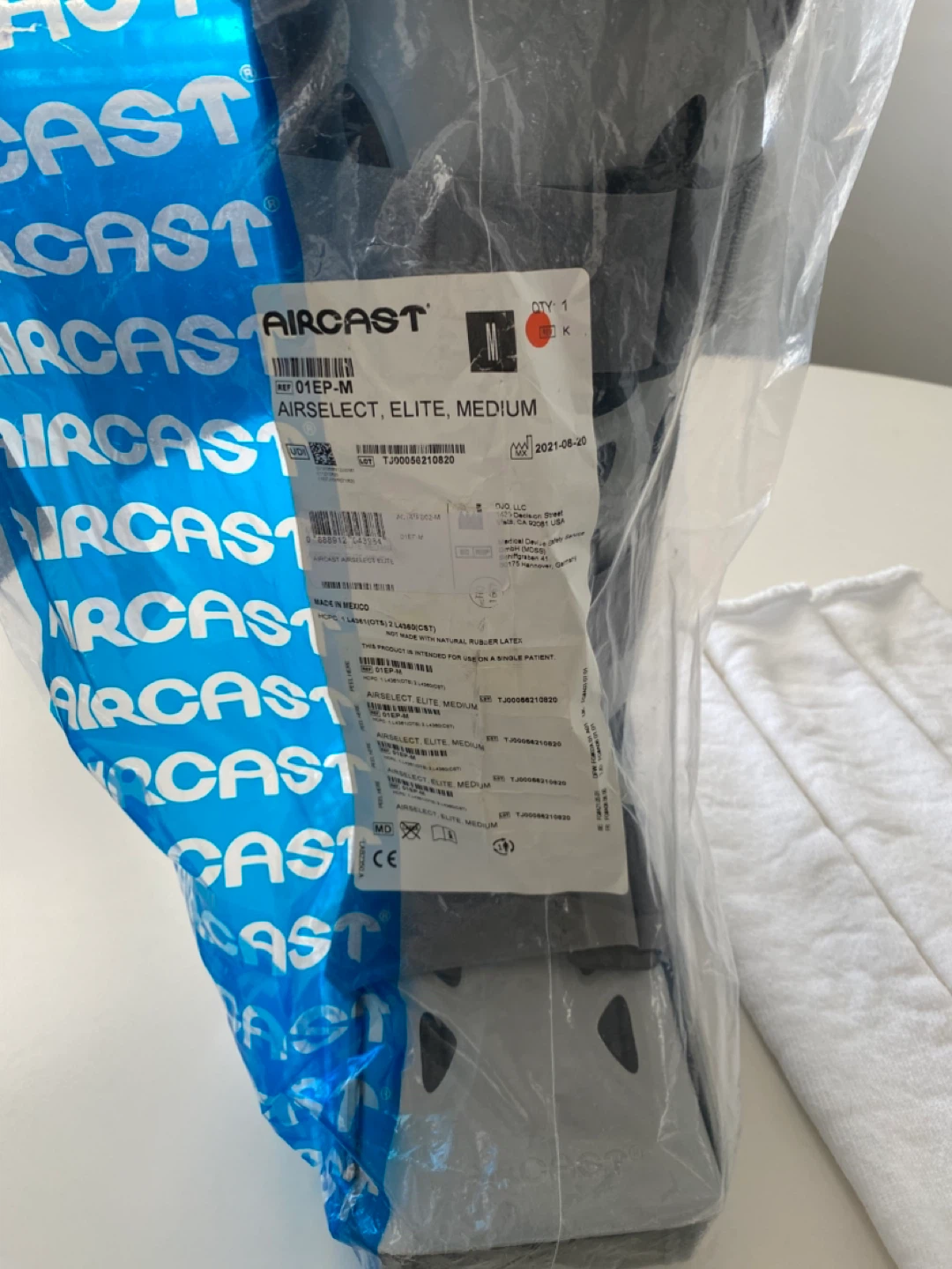 Aircast Airselect Elite Walker Boot, Medium