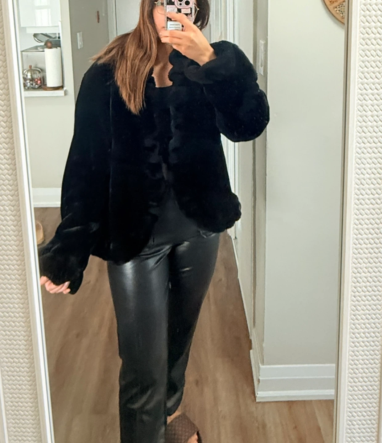 Luxurious fur coat in black - Beta’s choice - photo 2
