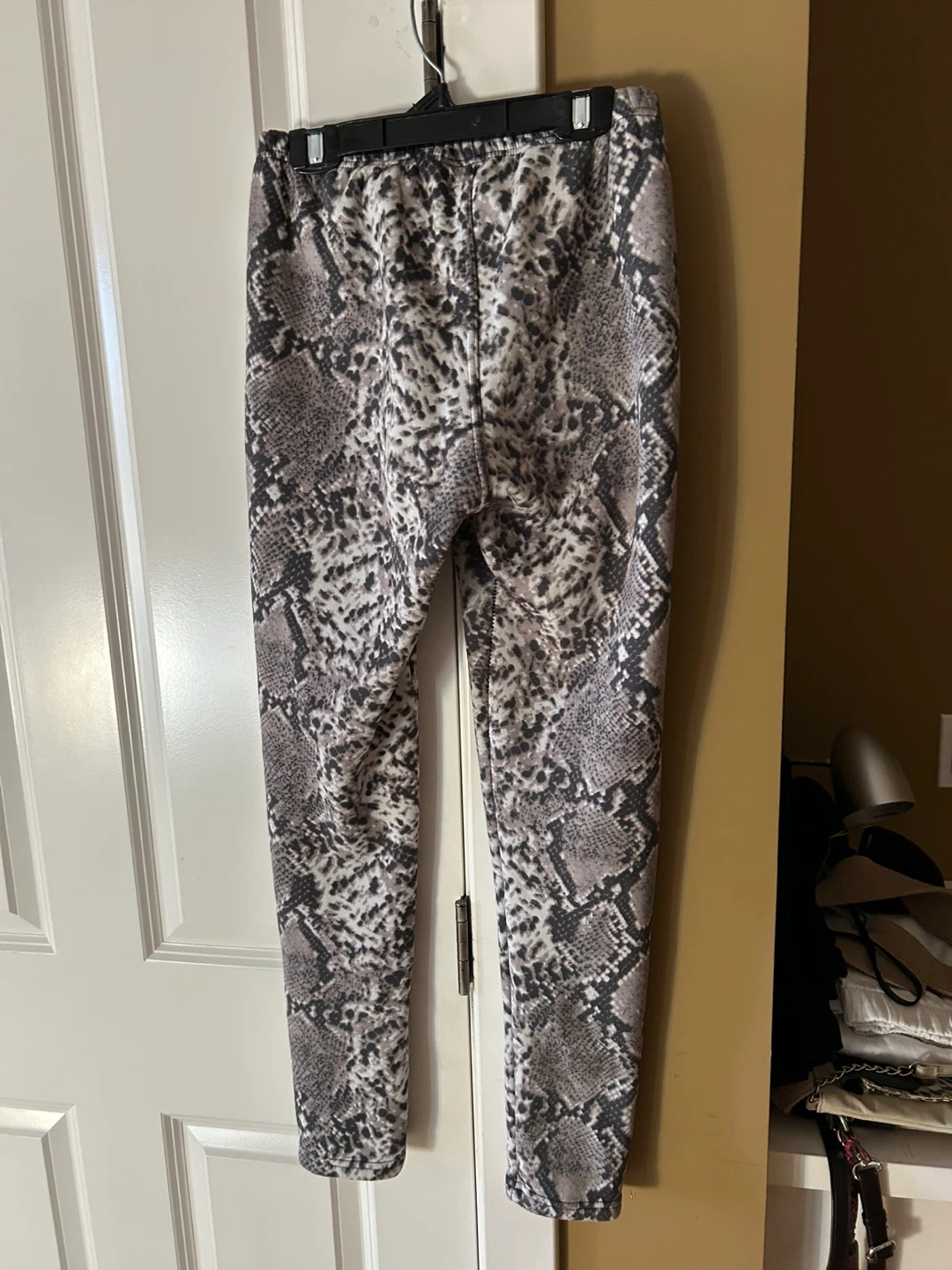 🥕Snakeskin Print Leggings - photo 2