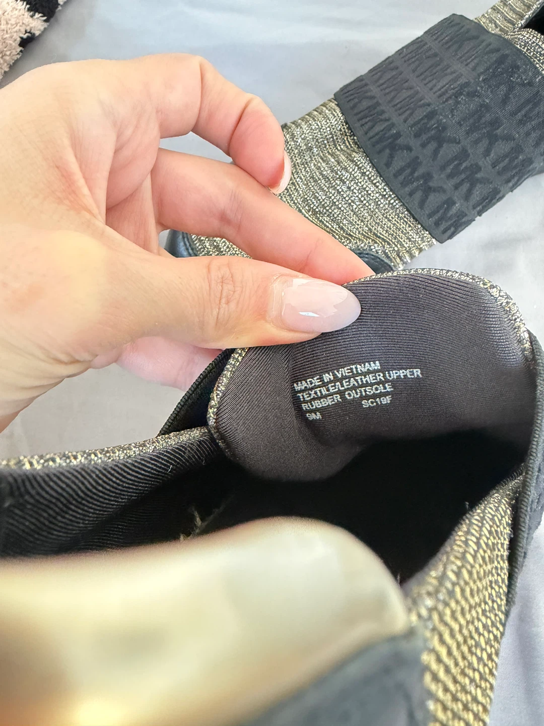 Michael Kors Sneakers - Size 9 - photo 4