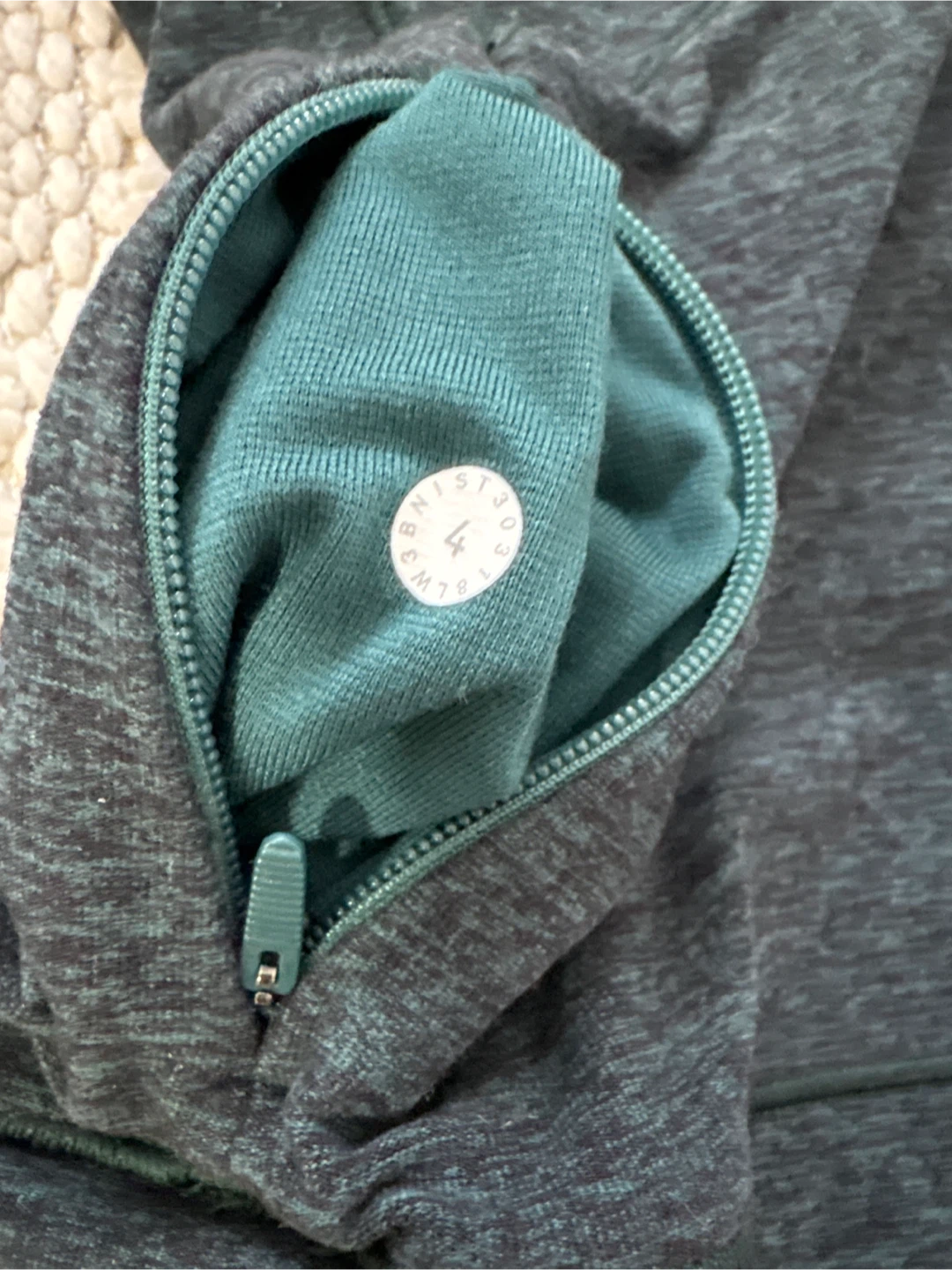 Lululemon Long Sleeve Top Size 4 - photo 4