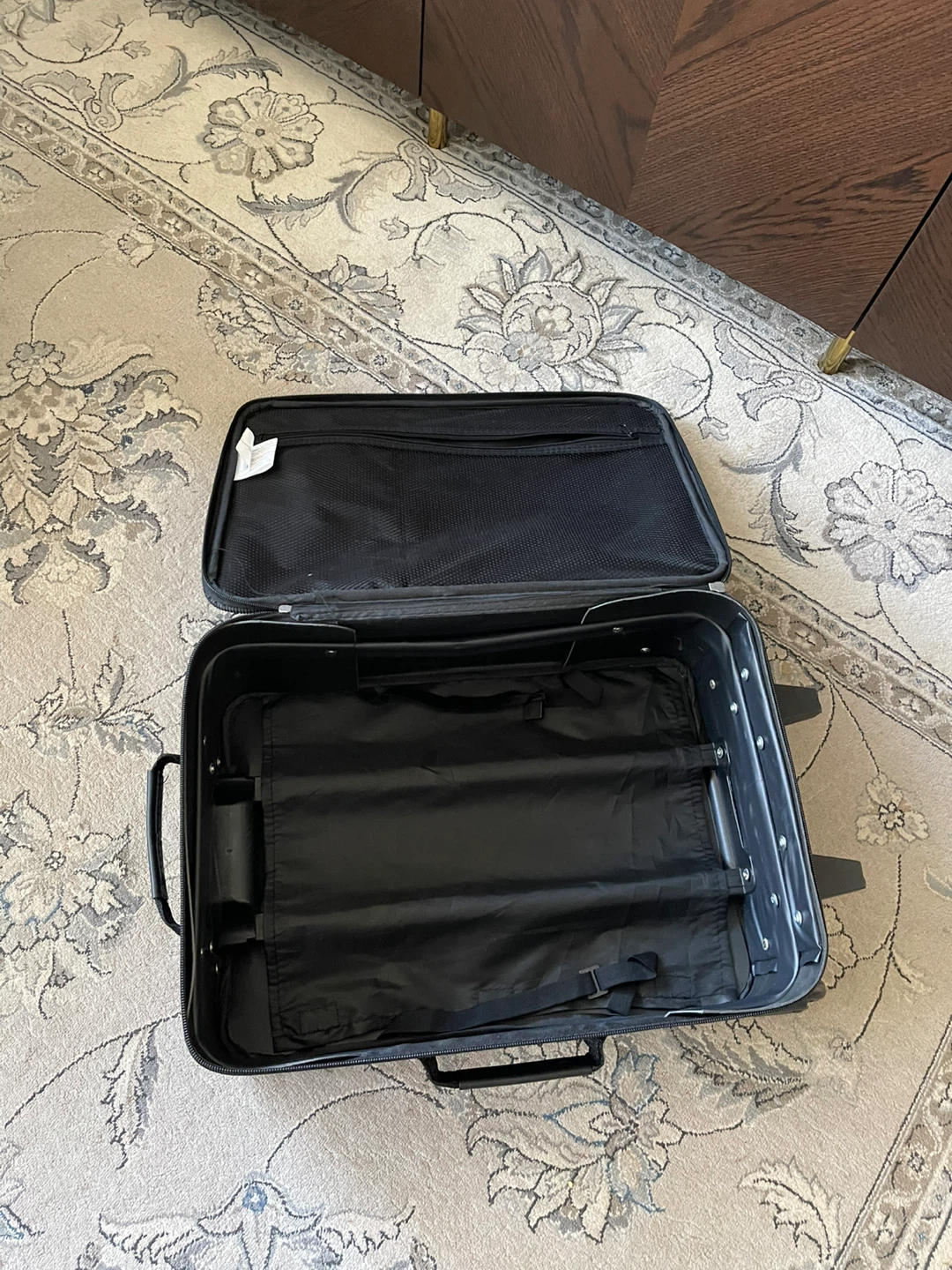 Jetstream Black Carry-On Suitcase - photo 3
