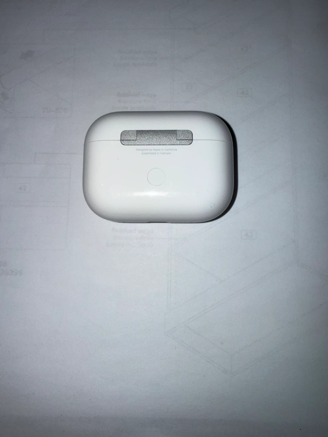 Apple AirPods Pro 2nd Generation - Like New! - photo 3