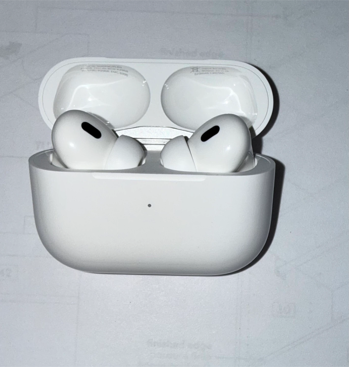 Apple AirPods Pro 2nd Generation - Like New! - photo 4