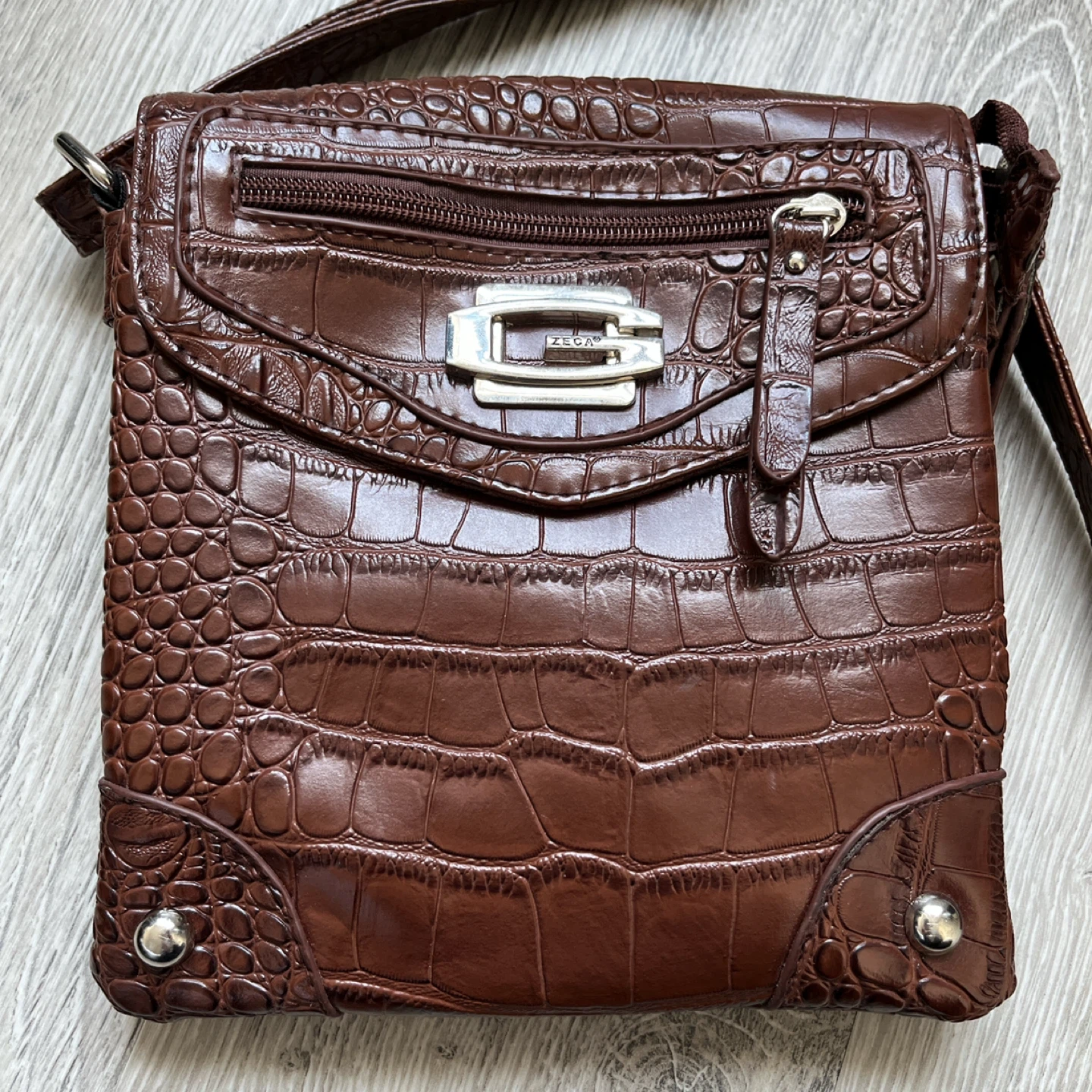 Croc Embossed Brown Crossbody Bag - photo 2