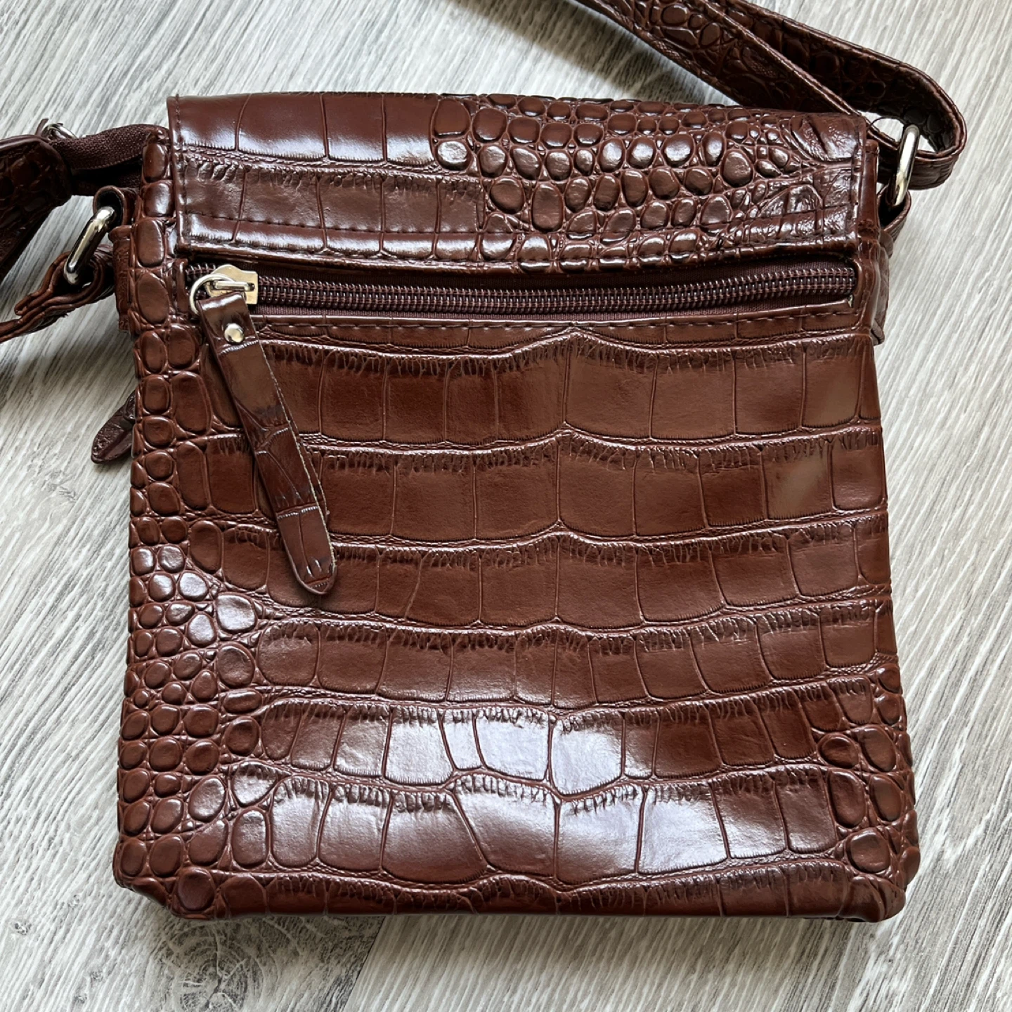 Croc Embossed Brown Crossbody Bag - photo 5