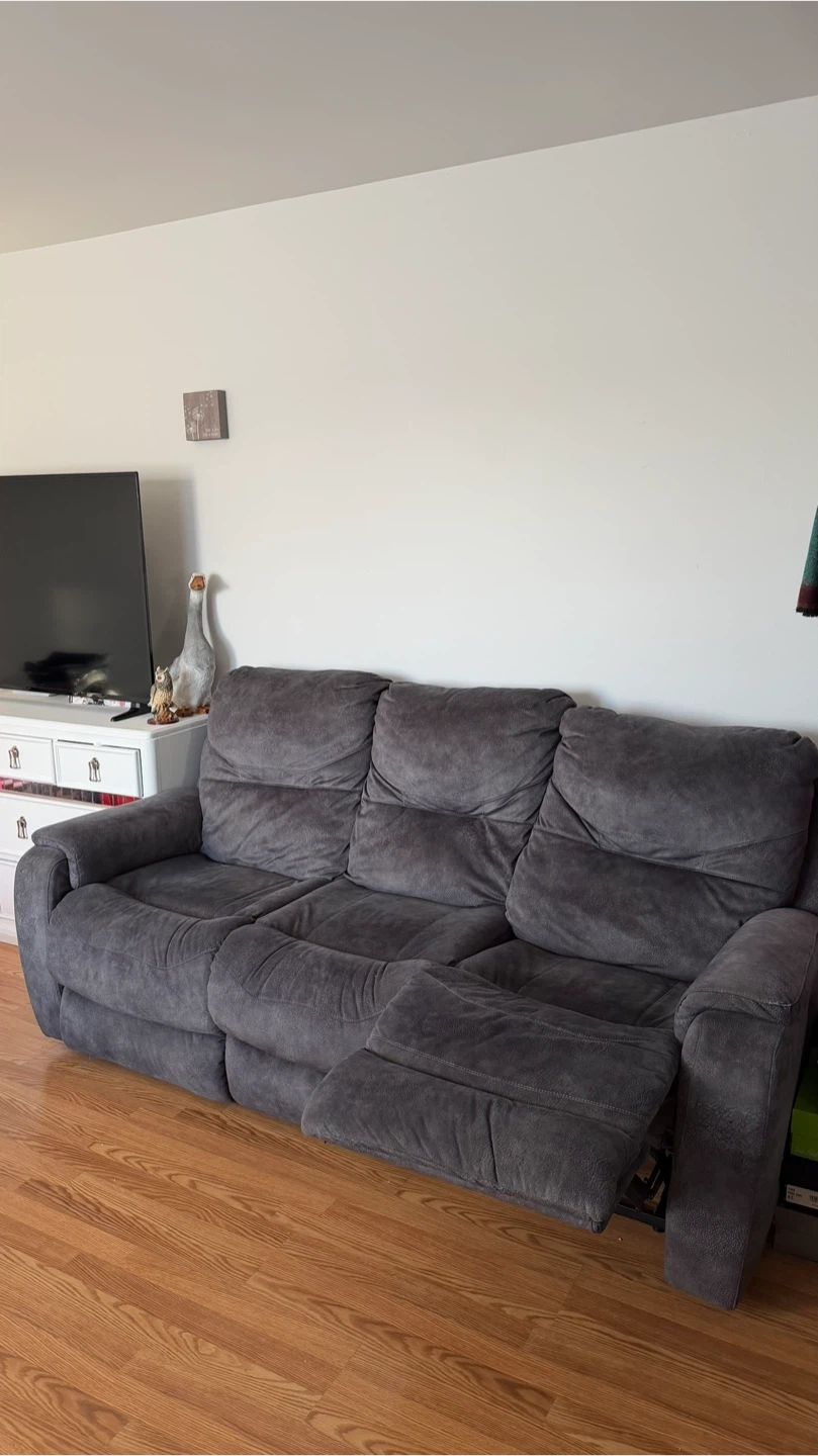 La-Z-Boy Trouper Charcoal Power Reclining Sofa