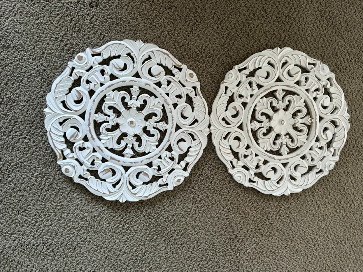 Set of 2 Décor Wall Medallions - White