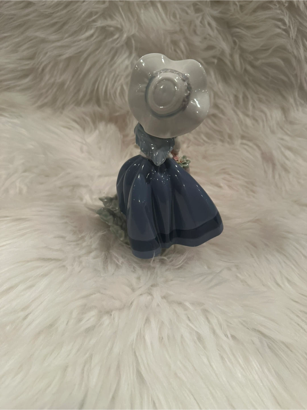 Lladro Figurine - Girl with Flower Basket  #5222 - photo 4