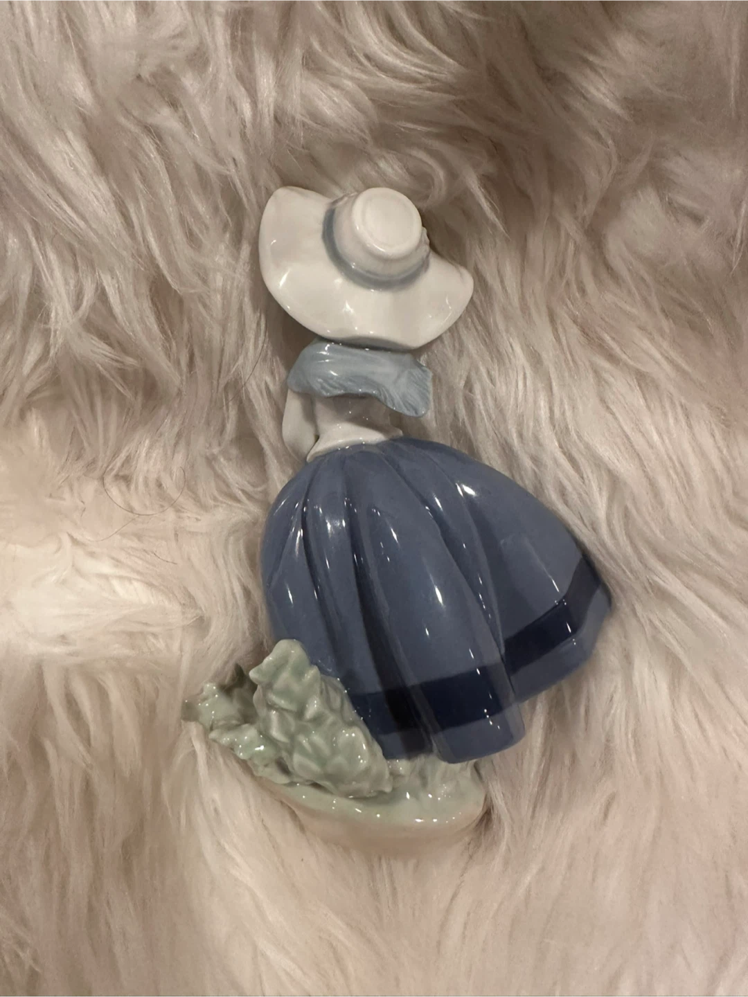 Lladro Figurine - Girl with Flower Basket  #5222 - photo 5