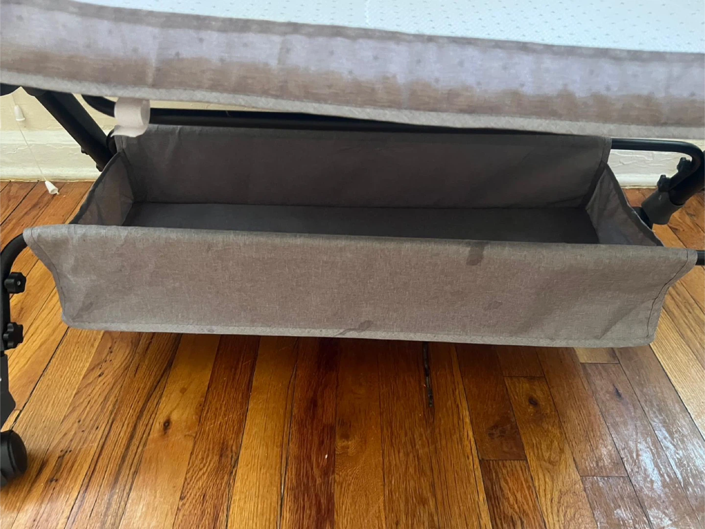Baby Bassinet with Canopy - photo 2