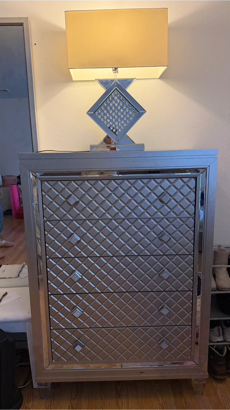 Silver Mirrored 4-Drawer Chest & Lamp