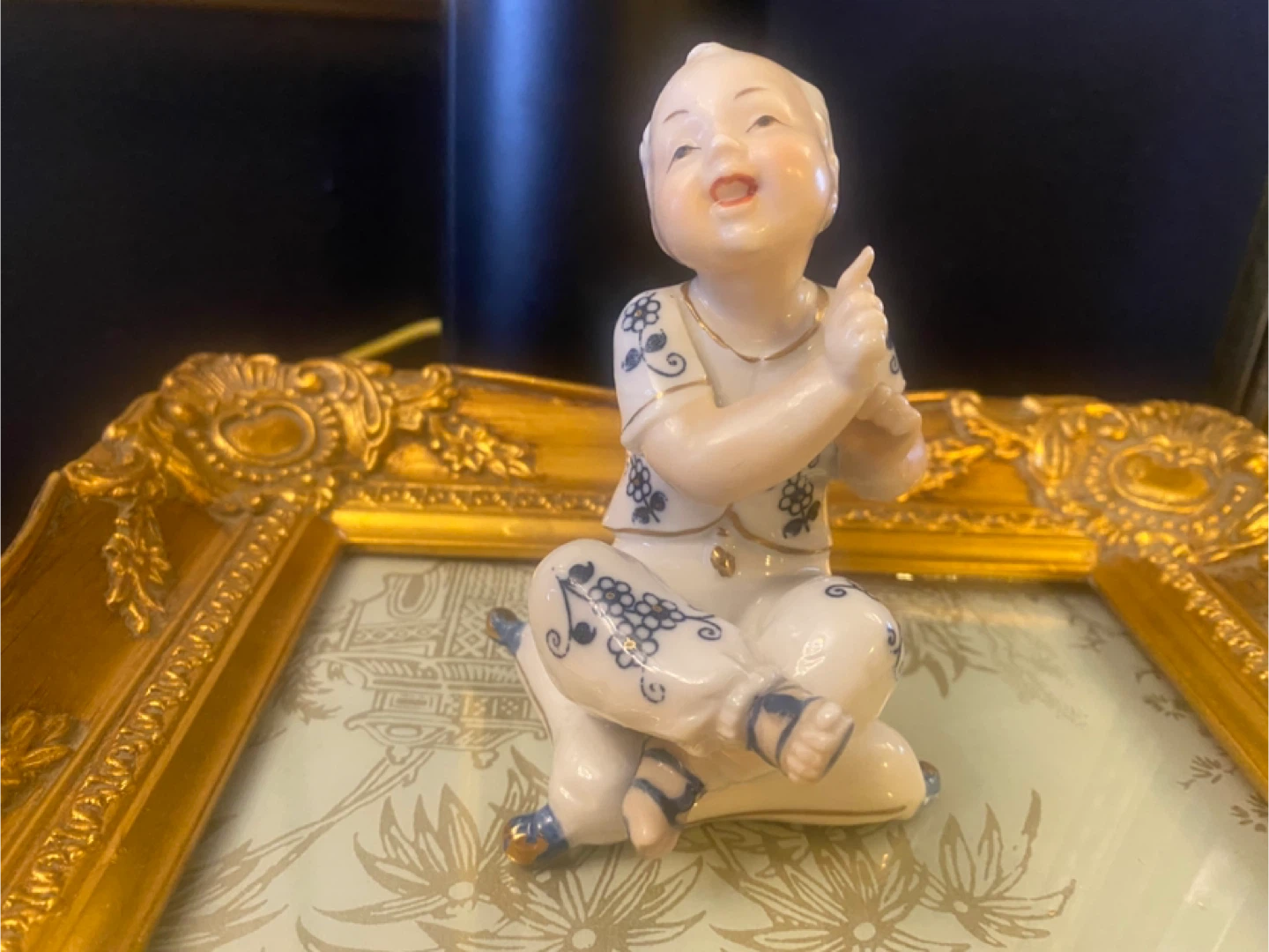 Vienna Woods Porcelain Figurine - photo 3