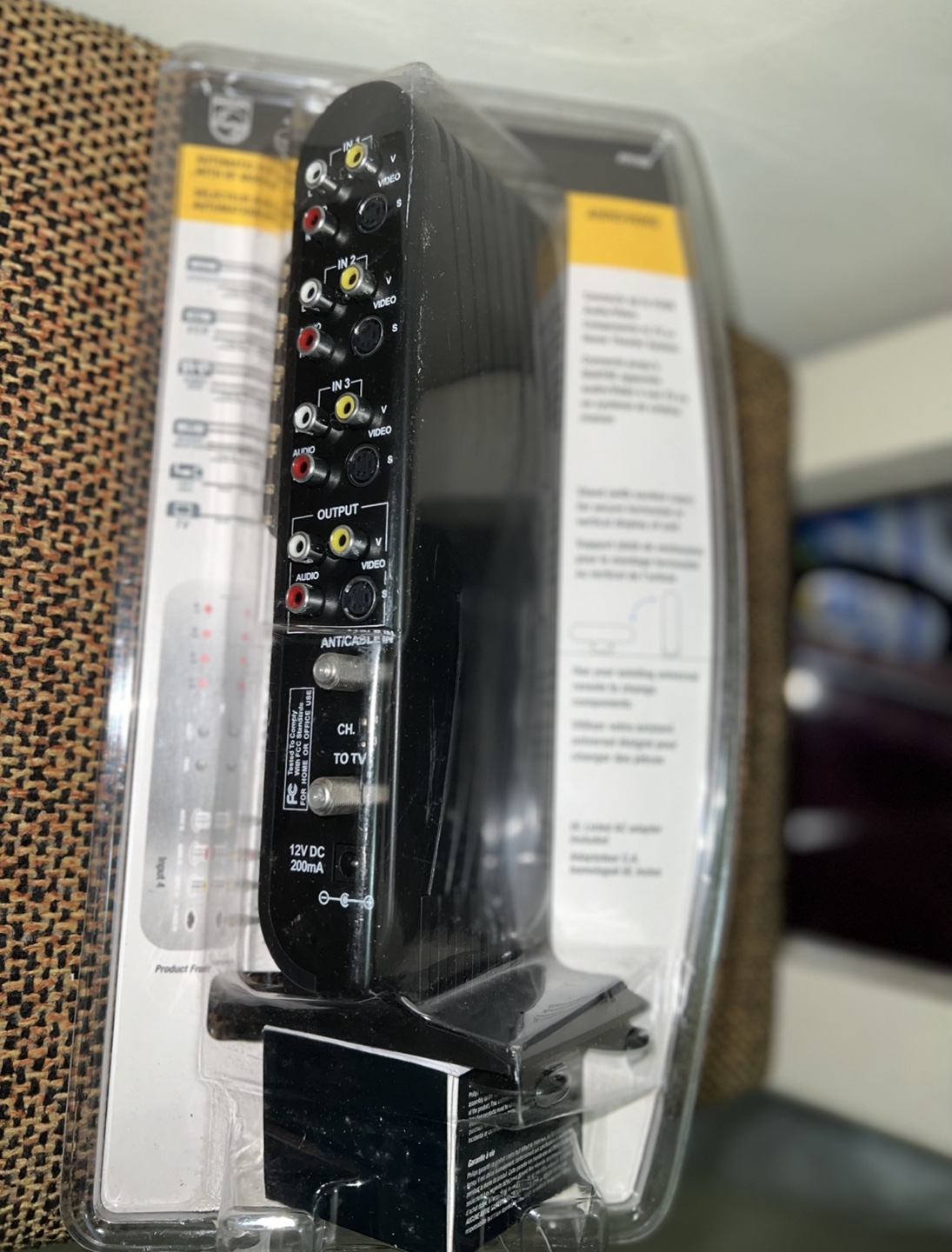 New Philips Audio/Video Selector w/ RF Modulator - photo 3