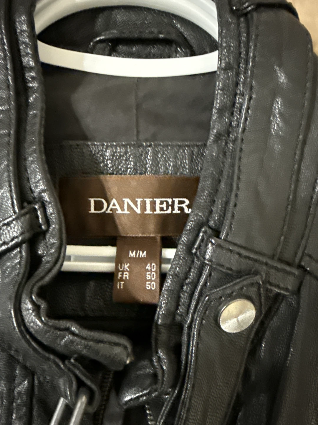 Like brand new Danier Leather Jacket - Size M - photo 2
