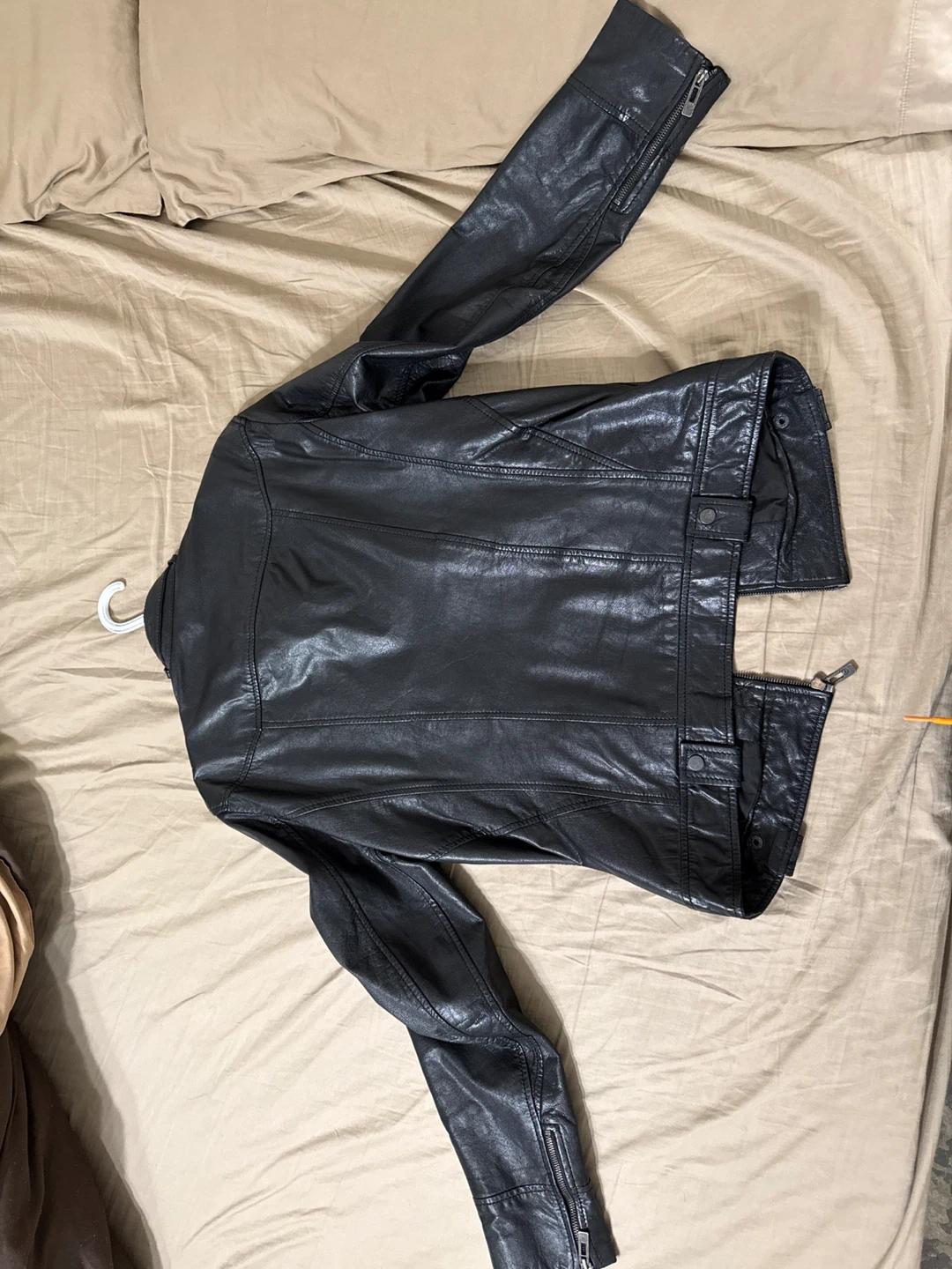 Like brand new Danier Leather Jacket - Size M - photo 3