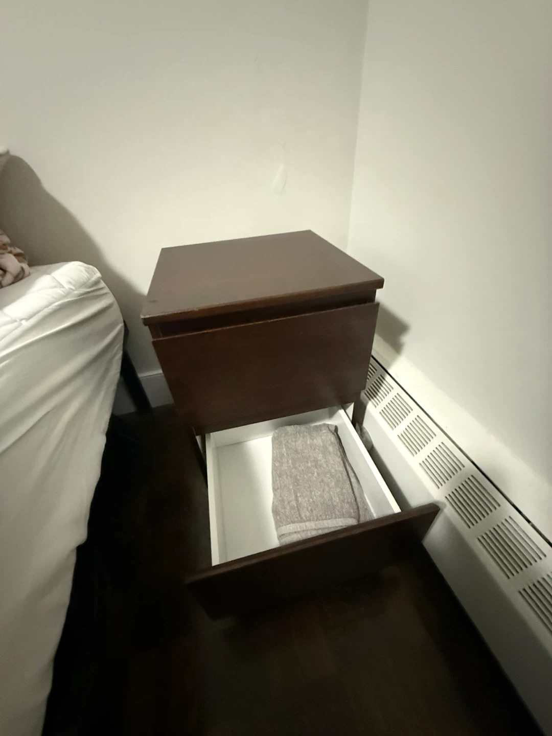 Brown Wood Nightstand with 2 Drawers🥕 - photo 2