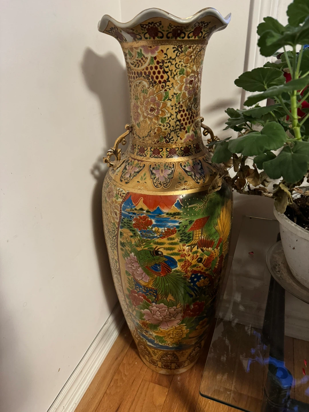 Large Decorative Floral Vase 🥕