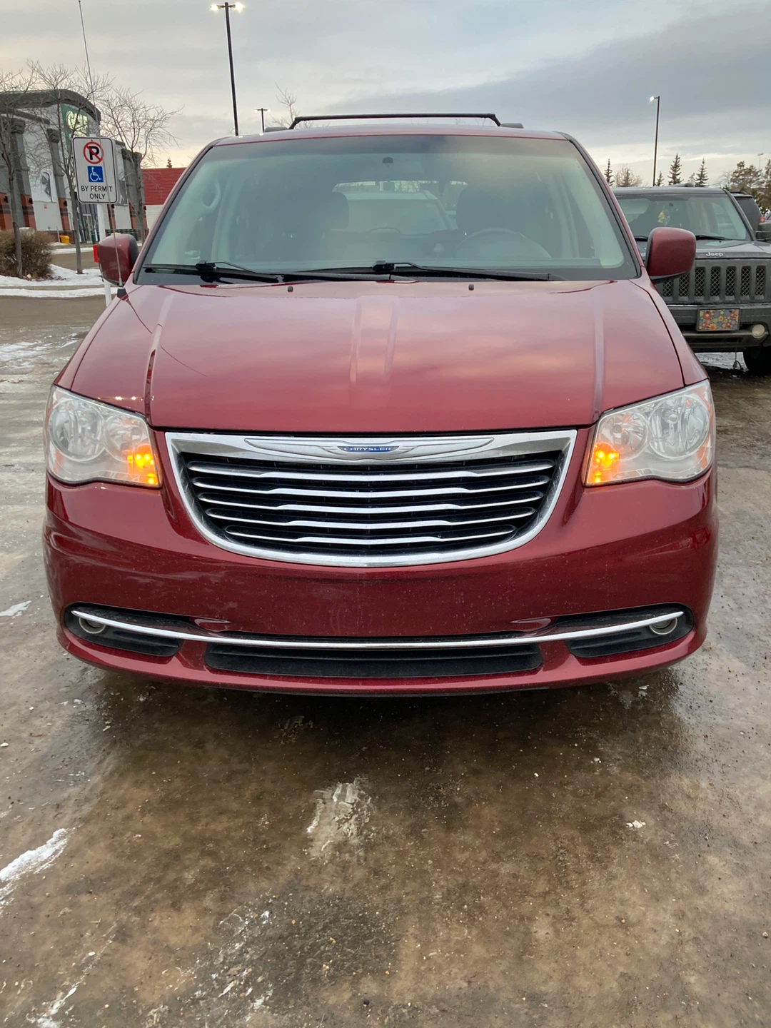Chrysler Town and Country Van - photo 3