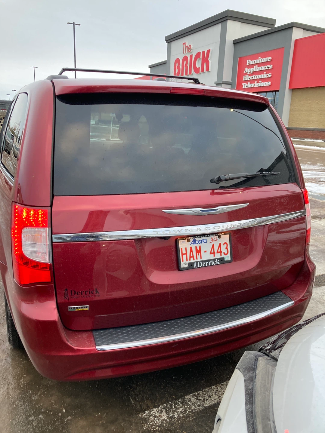 Chrysler Town and Country Van - photo 4