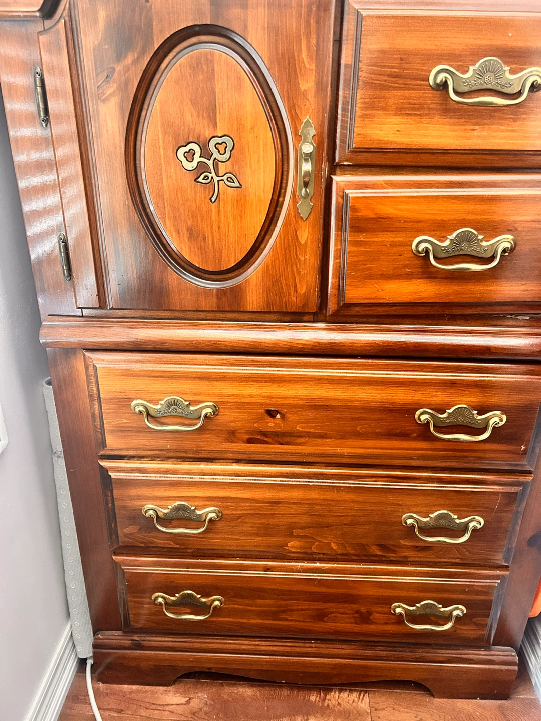 Chest of drawers