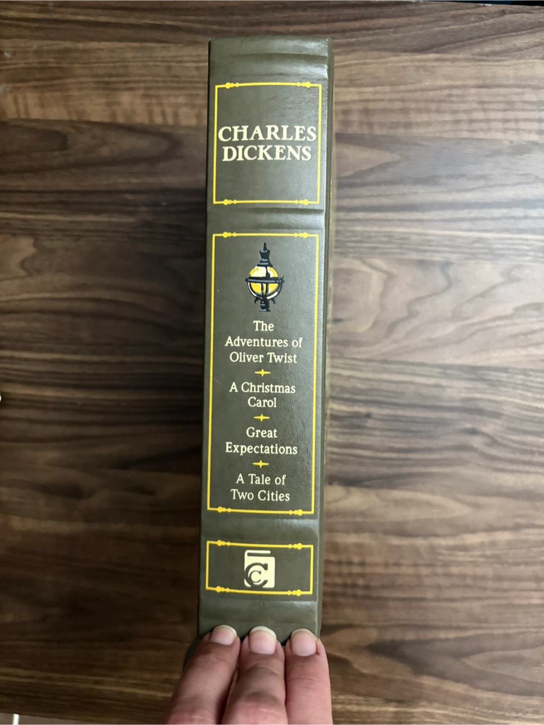 Charles Dickens: Four Novels - photo 2