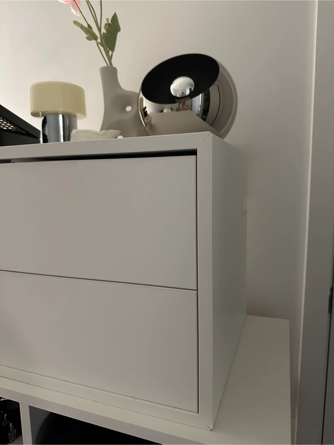 White 2-Drawer Dresser - photo 4