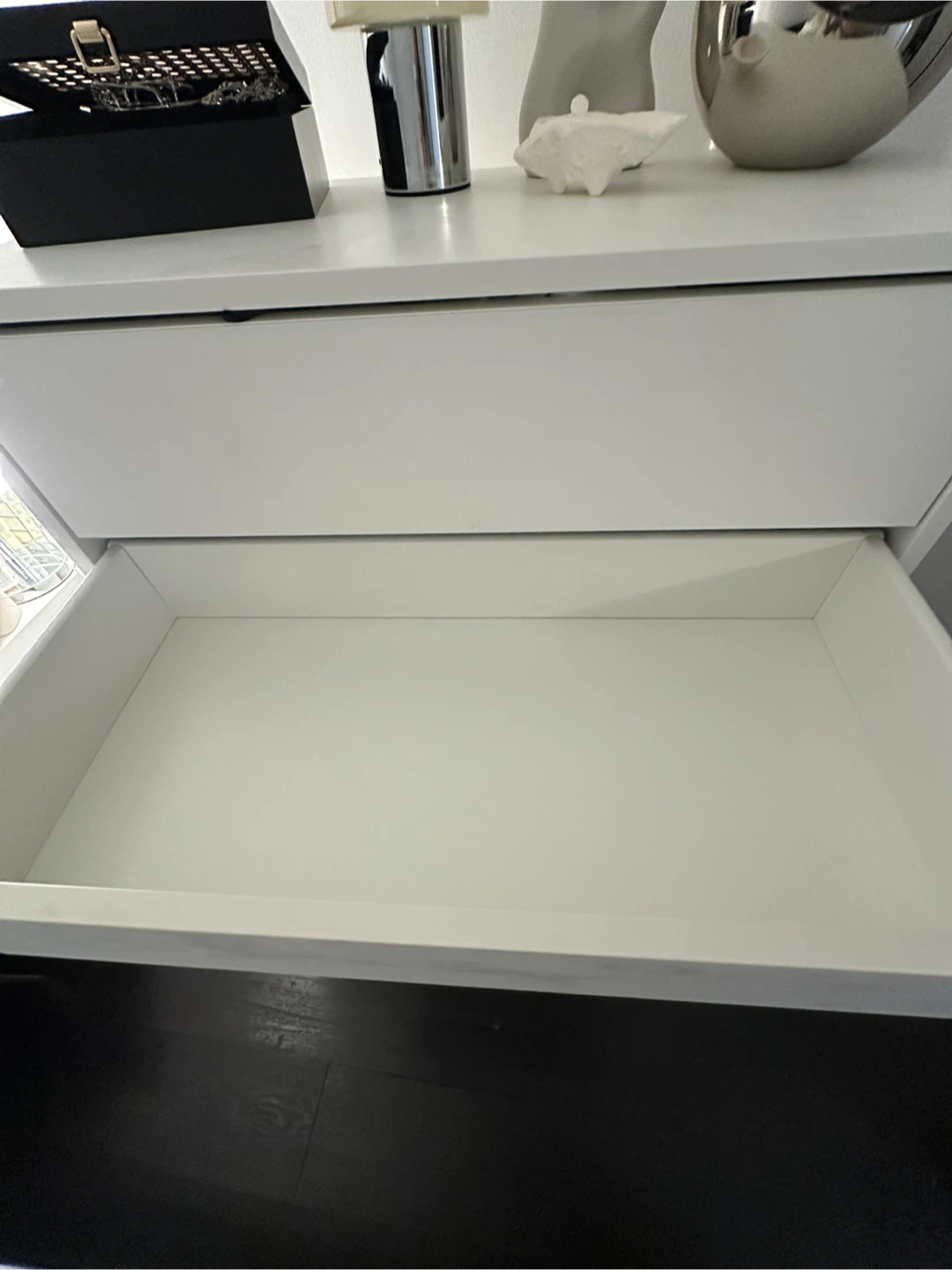 White 2-Drawer Dresser - photo 5