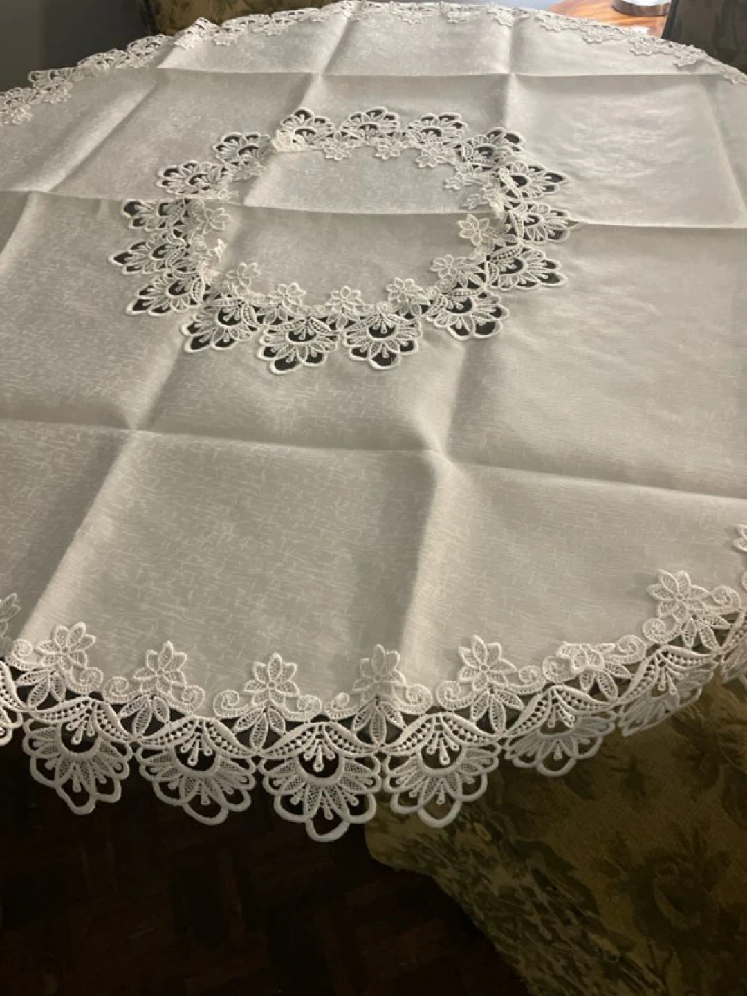Round white tablecloth - photo 4