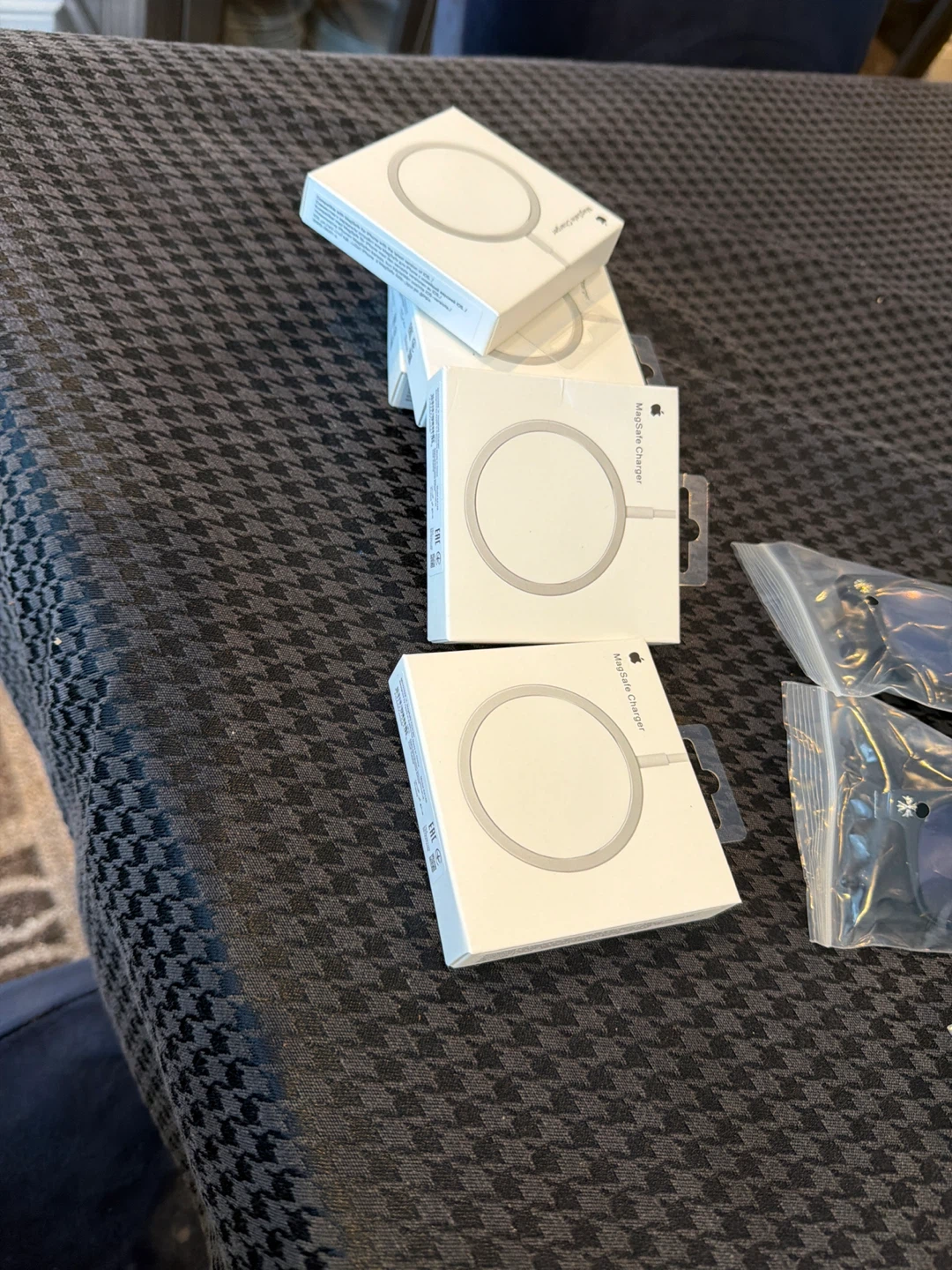 1:1 Apple MagSafe charger - photo 2