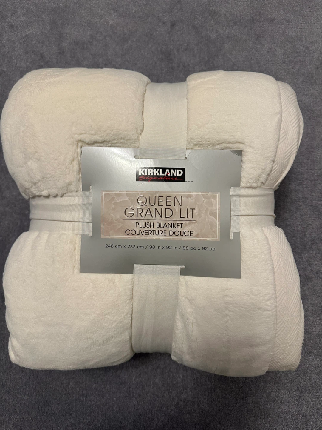 Kirkland Queen Grand Lit Plush Blanket - New