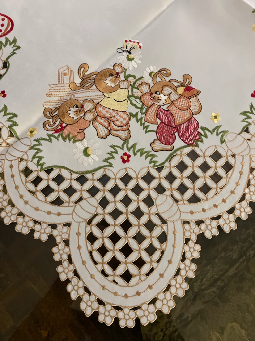 Square tablecloth with design - photo 2