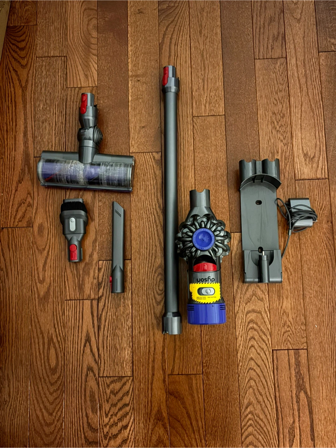 Dyson V8 B Cordless Vacuum