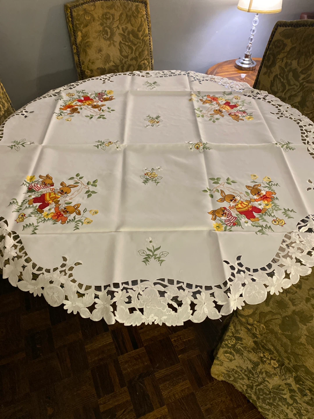 Round tablecloth