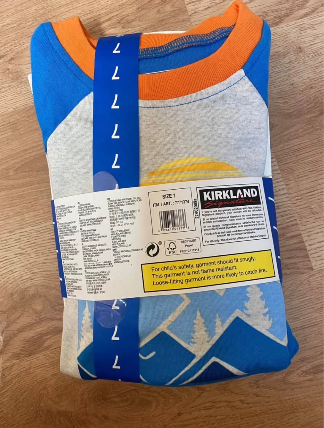 Kirkland kids 4 piece pajama set- size 7🥕 - photo 2
